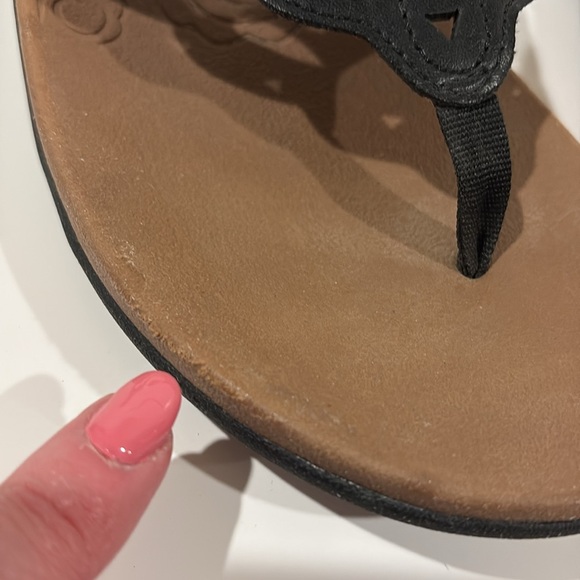 Rockport Black Thong Sandals with Intricate Cut-Out Design Size 7.5 - Picture 10 of 10